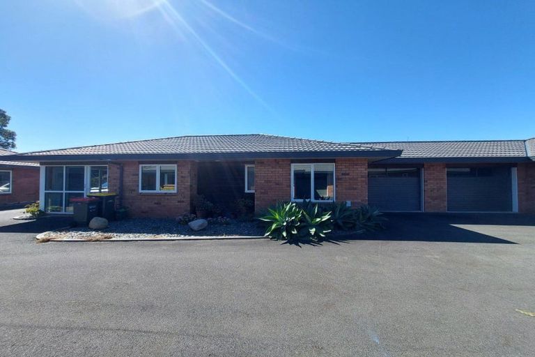 Photo of property in 1/33 Clemow Road, Fitzroy, New Plymouth, 4312