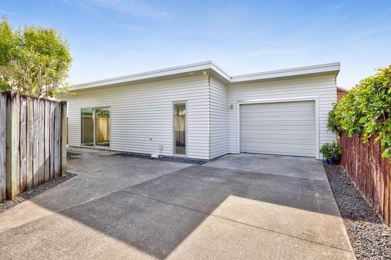 Photo of property in 11 Arawa Street, Welbourn, New Plymouth, 4312