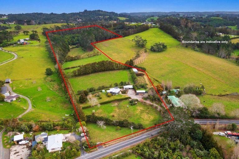 Photo of property in 76 Awa Road, Kumeu, 0891