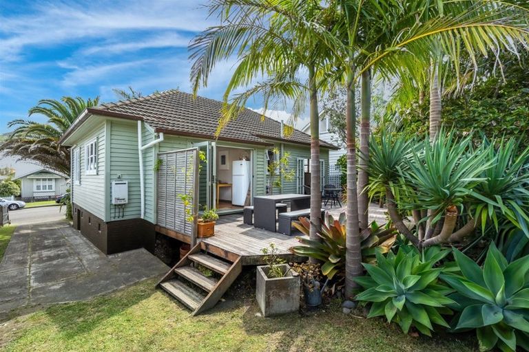 Photo of property in 15 Egremont Street, Belmont, Auckland, 0622
