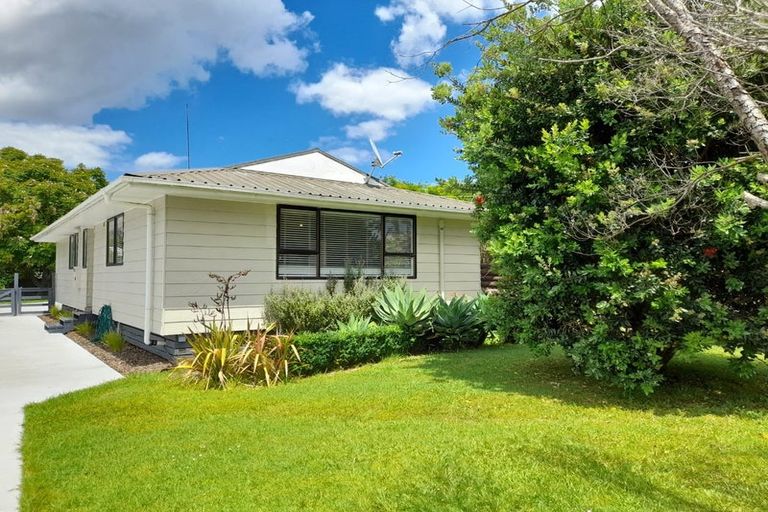 Photo of property in 22 Seaway Road, Clarks Beach, 2122