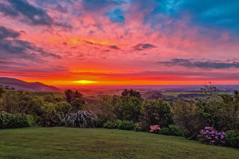 Photo of property in 307 Ngahere Park Road, Turitea, Palmerston North, 4472