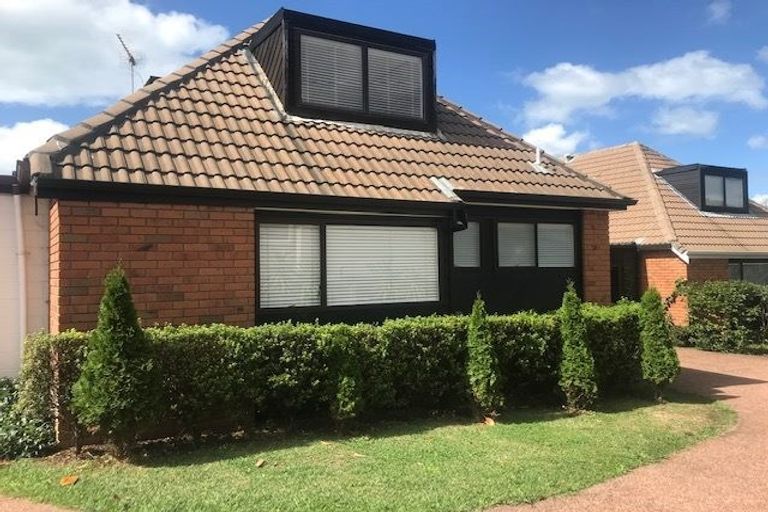 Photo of property in 2/7 Montrose Terrace, Mairangi Bay, Auckland, 0630