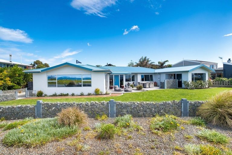 Photo of property in 60 Le Quesne Road, Bay View, Napier, 4104