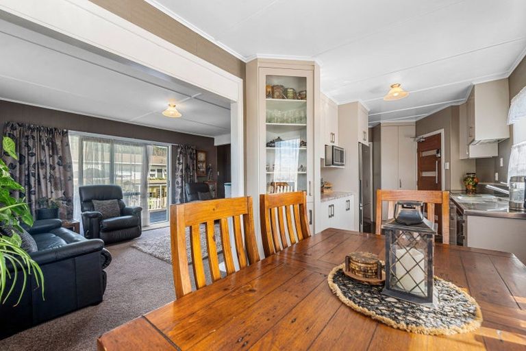 Photo of property in 15 Fenruss Street, Fairy Springs, Rotorua, 3015