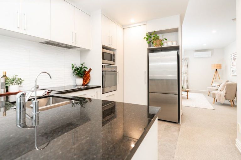 Photo of property in 16b Hobson Street, Thorndon, Wellington, 6011