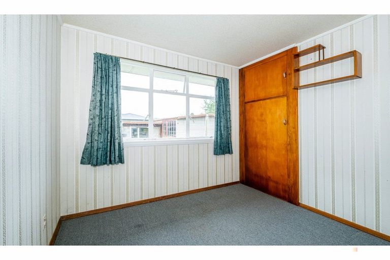 Photo of property in 1 Regent Street, Waimate, 7924