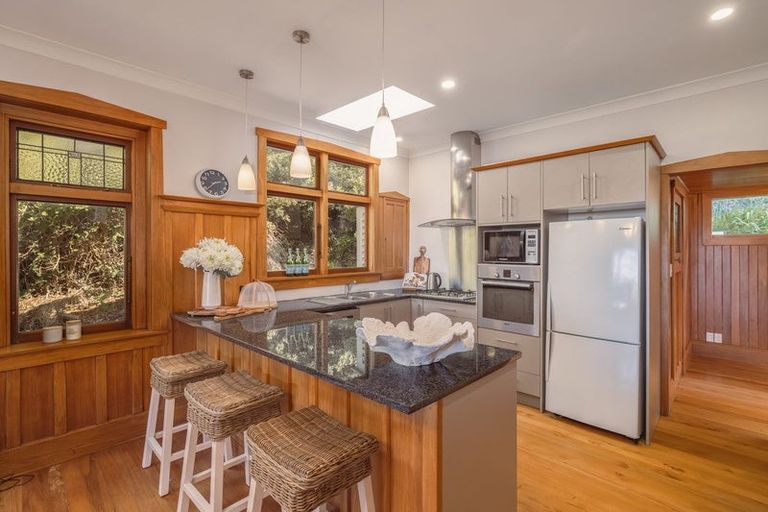 Photo of property in 94 Mount Pleasant Road, Mount Pleasant, Christchurch, 8081