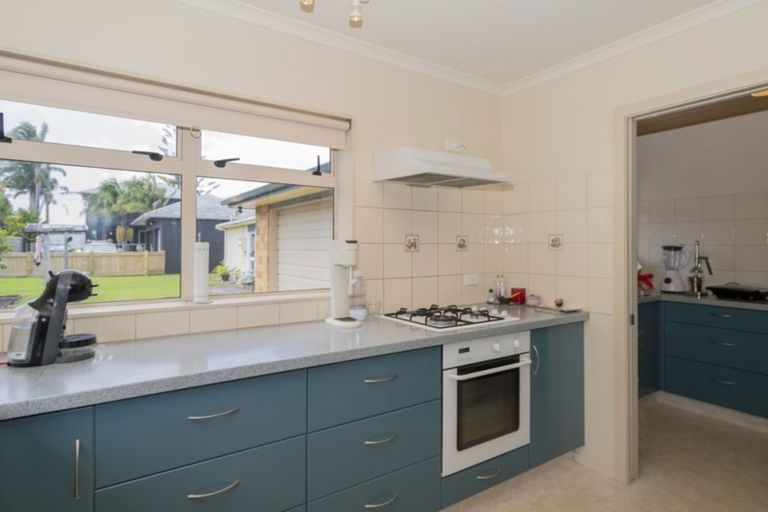 Photo of property in 2 Parkland Place, Whitianga, 3510