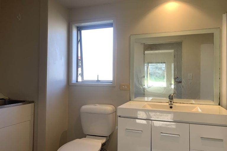 Photo of property in 19 Waitaki Street, Henderson, Auckland, 0612