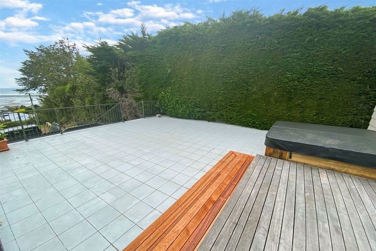 Photo of property in 266 Mount Pleasant Road, Mount Pleasant, Christchurch, 8081