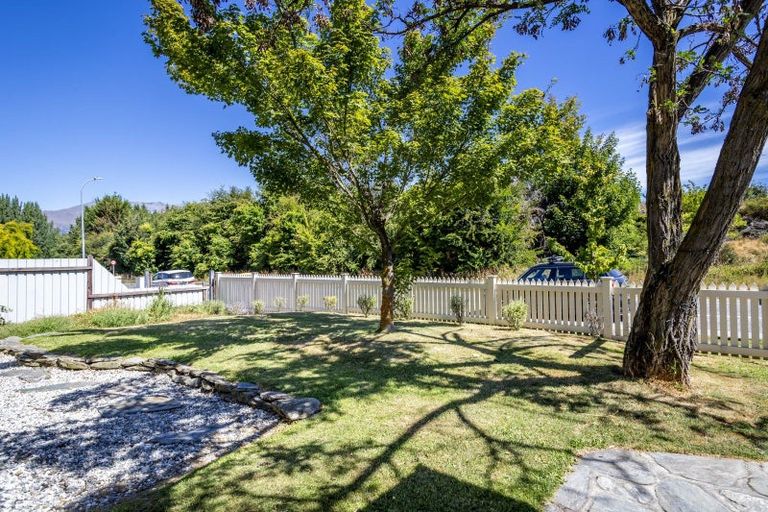 Photo of property in 43 Mcdonnell Road, Arrowtown, 9302