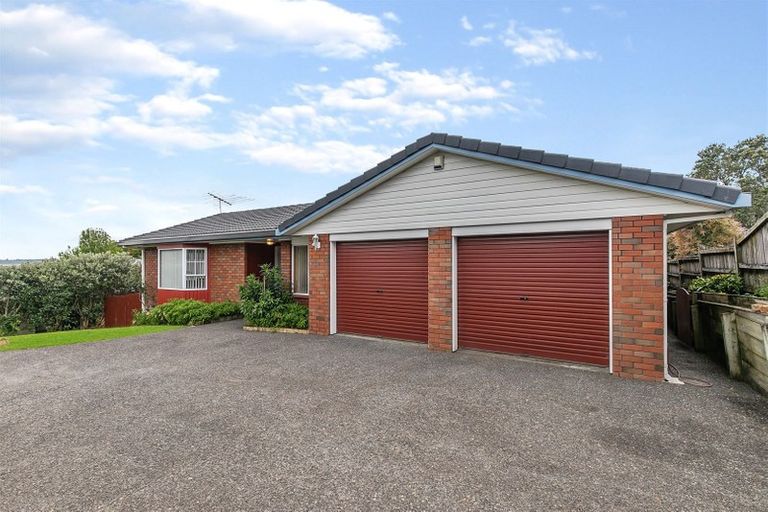 Photo of property in 11 Unsworth Drive, Unsworth Heights, Auckland, 0632