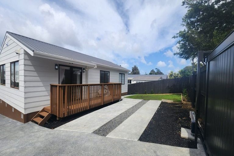 Photo of property in 14 Riserra Drive, Ranui, Auckland, 0612