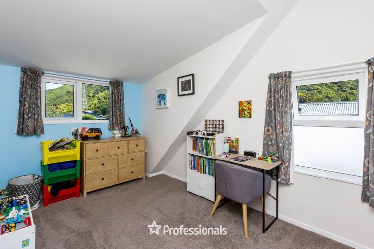 Photo of property in 58 Larchmont Grove, Totara Park, Upper Hutt, 5018