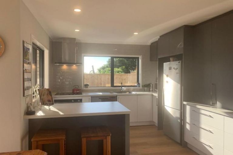 Photo of property in 25b Karaka Street, Merrilands, New Plymouth, 4312