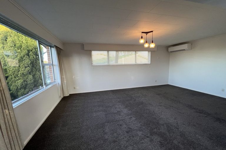 Photo of property in 12 Parkview Place, Avonhead, Christchurch, 8042