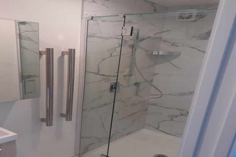 Photo of property in 3/7 Flanshaw Road, Te Atatu South, Auckland, 0610