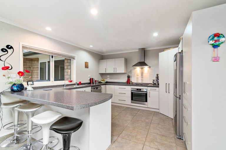 Photo of property in 8 Kipling Crescent, Owhata, Rotorua, 3010