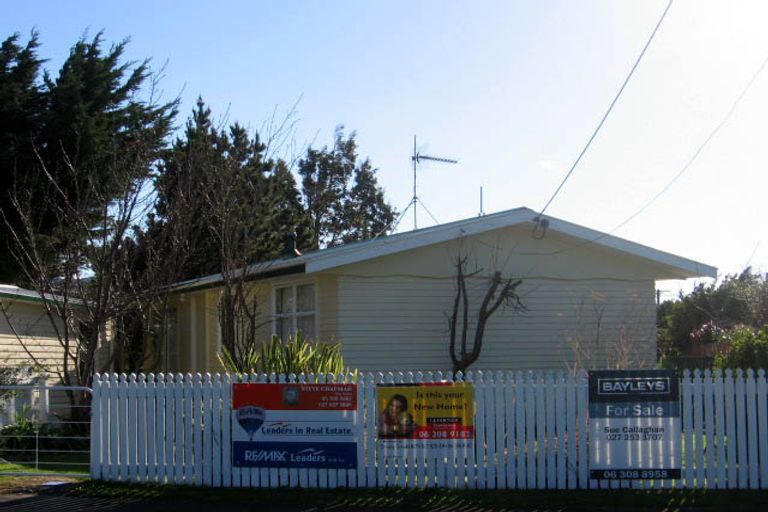 Photo of property in 65 Woodward Street East, Featherston, 5710