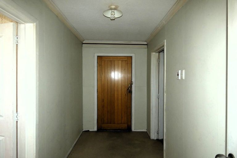 Photo of property in 120 Queen Street, Westport, 7825