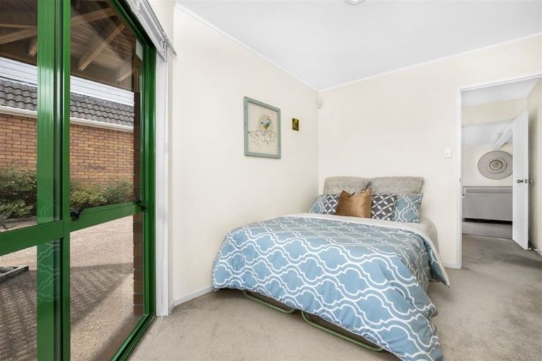 Photo of property in 2/44 Loloma Drive, Half Moon Bay, Auckland, 2012