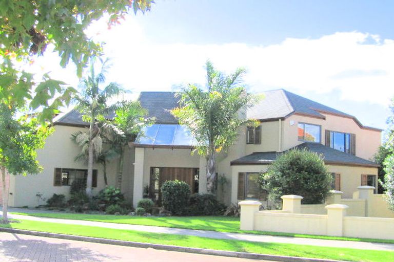Photo of property in 27 Oakwood Grove, Eastern Beach, Auckland, 2012