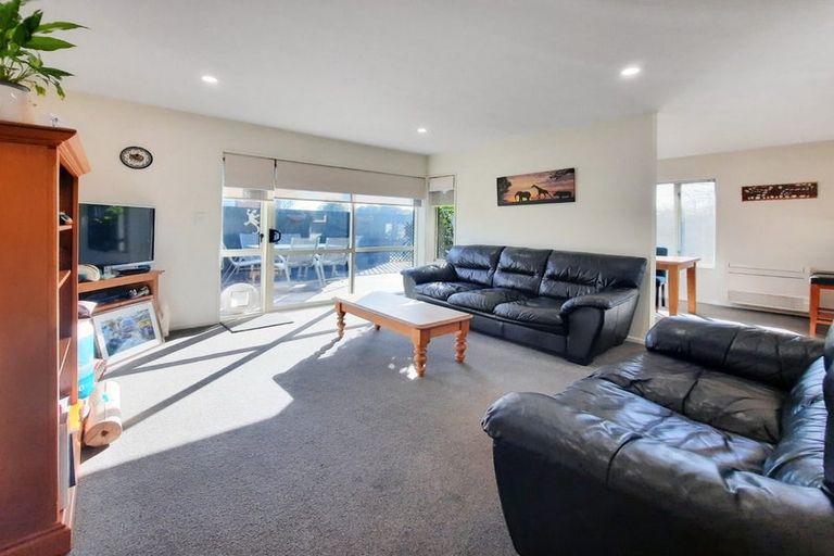 Photo of property in 55 Skerten Avenue, Hornby, Christchurch, 8042