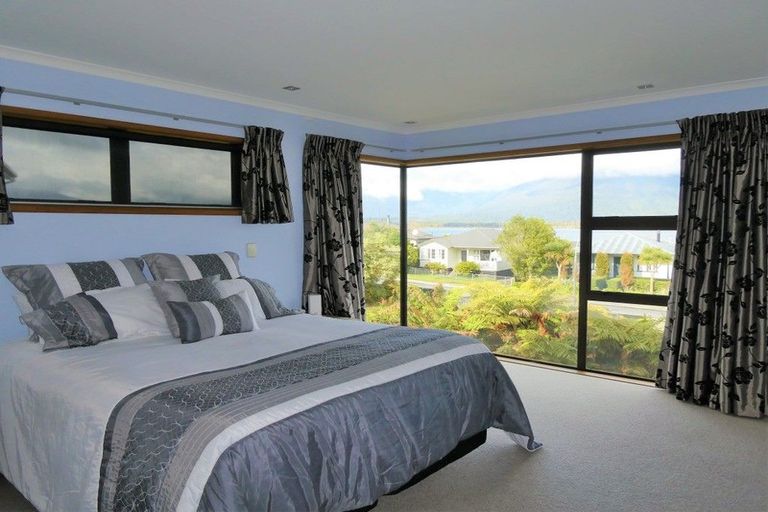 Photo of property in 72 Ahau Street, Moana, 7872