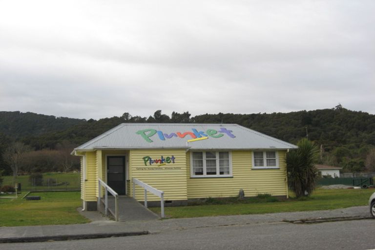 Photo of property in 4 Mcgowan Street, Runanga, 7803