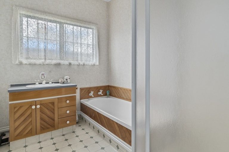 Photo of property in 120 College Place, Poike, Tauranga, 3112