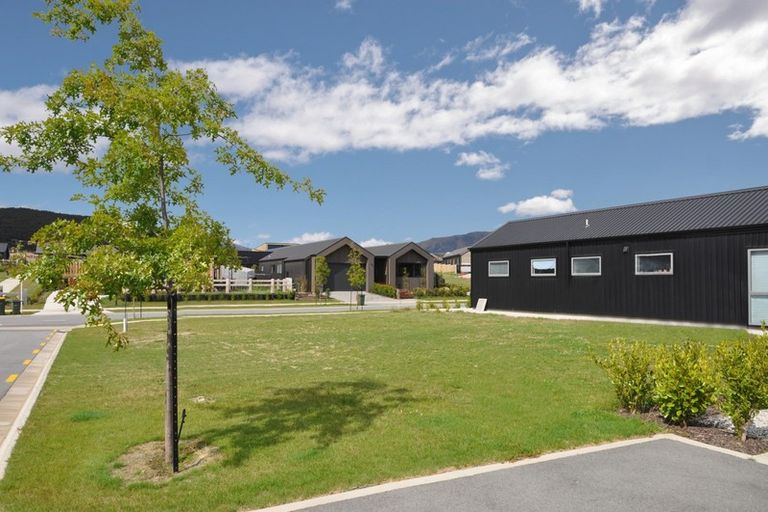 Photo of property in 24 Obelisk Street, Wanaka, 9305
