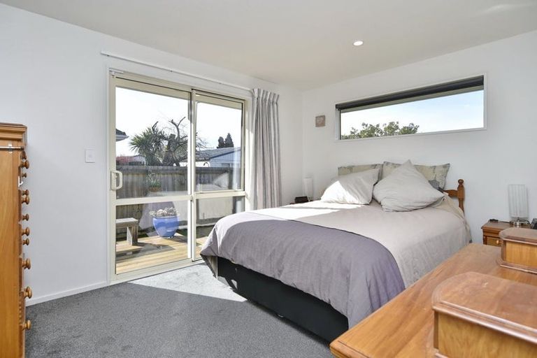 Photo of property in 241 Wainoni Road, Avondale, Christchurch, 8061
