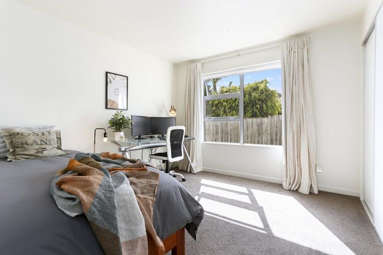 Photo of property in 38a Takutai Avenue, Bucklands Beach, Auckland, 2012
