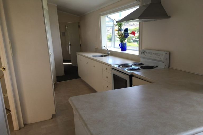 Photo of property in 2/15 Adriatic Avenue, Henderson, Auckland, 0612