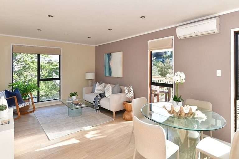 Photo of property in 15 Clensmore Place, Torbay, Auckland, 0630