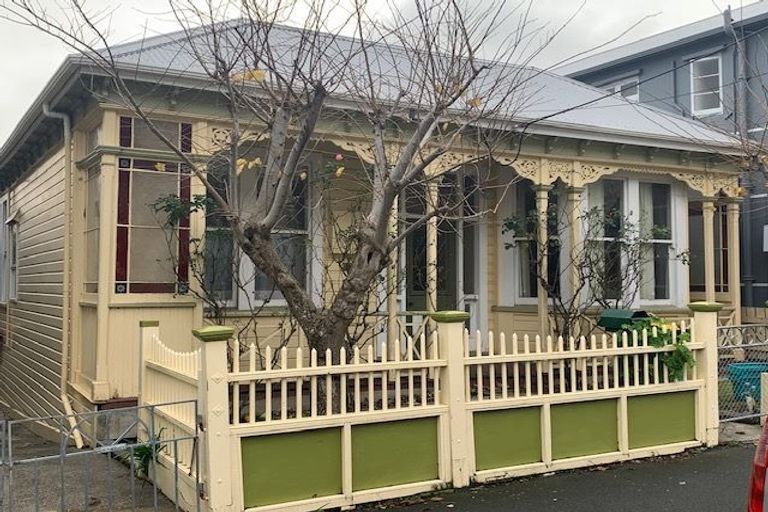 Photo of property in 120 Austin Street, Mount Victoria, Wellington, 6011