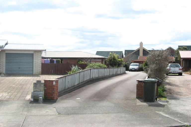 Photo of property in 3a Boulevard Drive, Merrilands, New Plymouth, 4312