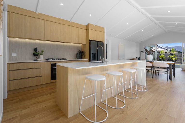 Photo of property in 11 Rose Leigh Drive, Cambridge, 3434