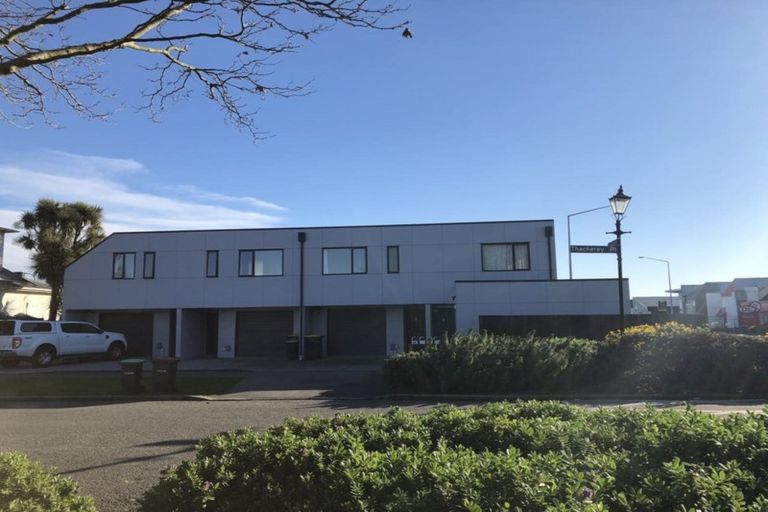 Photo of property in 3/75 Thackeray Place, Waltham, Christchurch, 8023