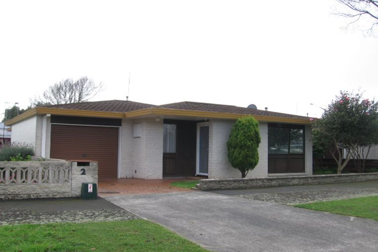 Photo of property in 2 Rangitane Street, Palmerston North, 4414