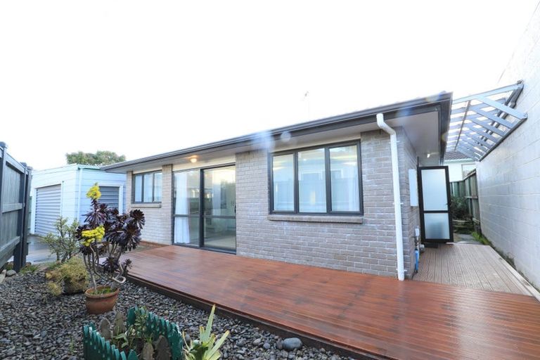 Photo of property in 16 Fiesta Drive, Half Moon Bay, Auckland, 2012