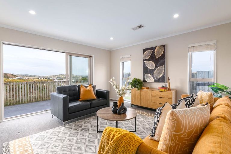 Photo of property in 30b Havana Rise, Grenada Village, Wellington, 6037