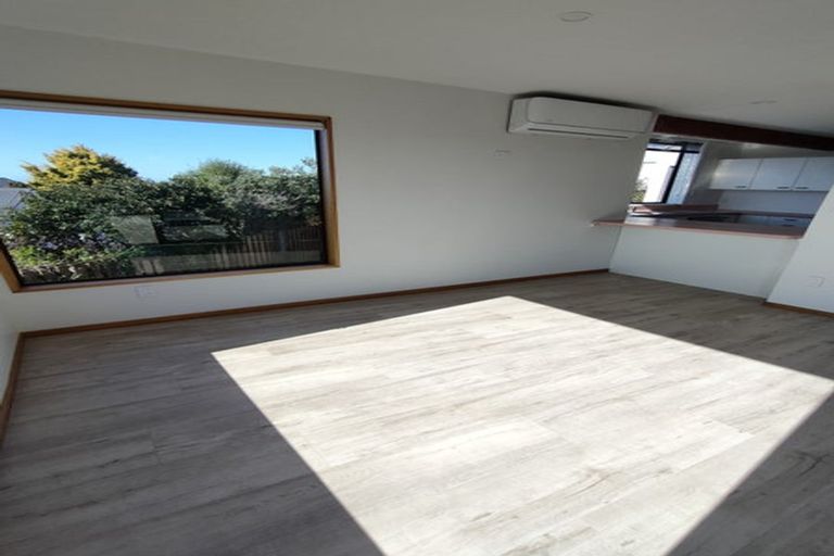 Photo of property in 7 Drayton Drive, Mount Pleasant, Christchurch, 8081