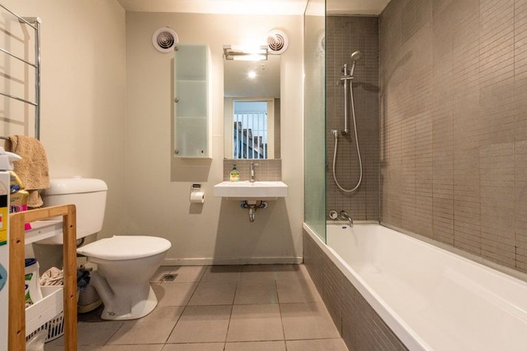 Photo of property in 258/21 Left Bank, Te Aro, Wellington, 6011