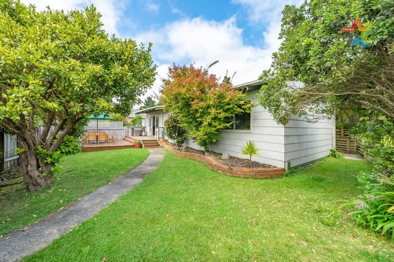 Photo of property in 34 Fenchurch Grove, Stokes Valley, Lower Hutt, 5019