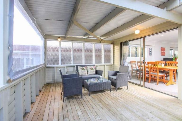 Photo of property in 8 Kay Drive, Blockhouse Bay, Auckland, 0600
