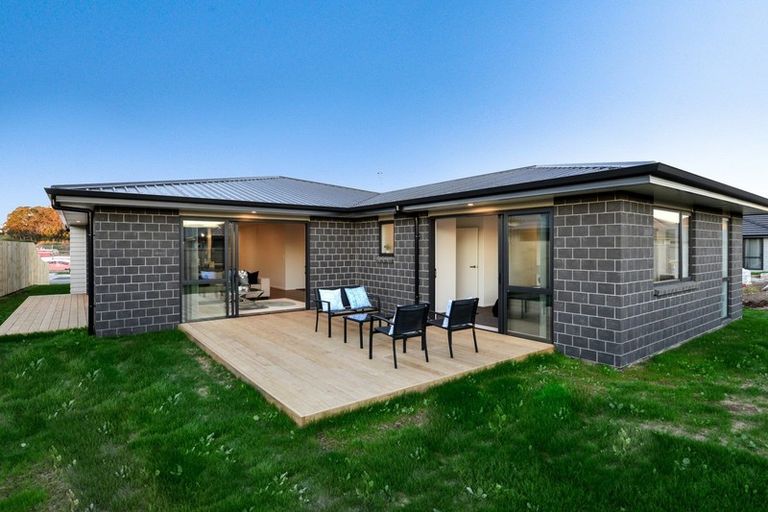 Photo of property in 11 Kimbolton Street, Rototuna North, Hamilton, 3210