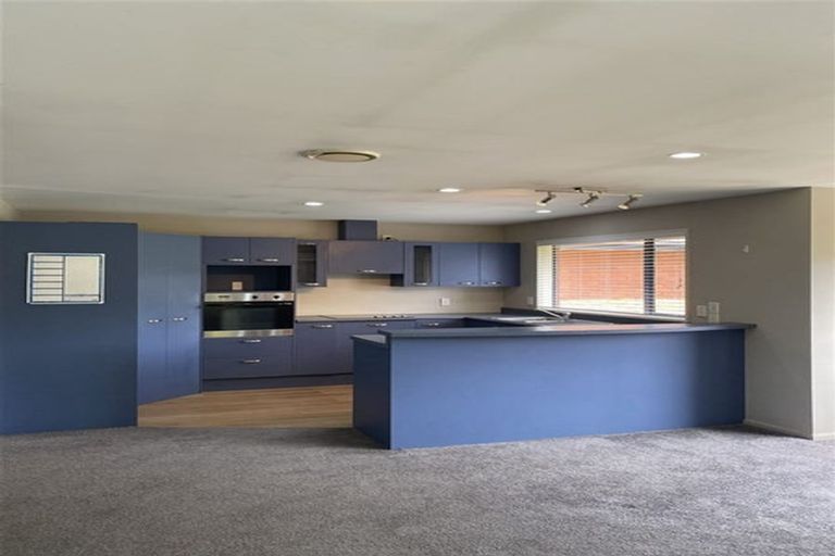 Photo of property in 10 Providence Place, Redwood, Christchurch, 8051