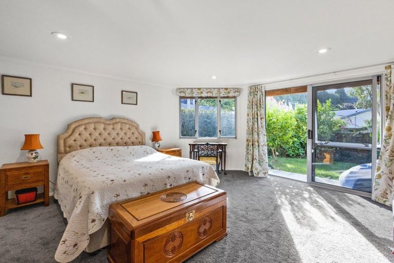 Photo of property in 4 Amner Place, Bluff Hill, Napier, 4110